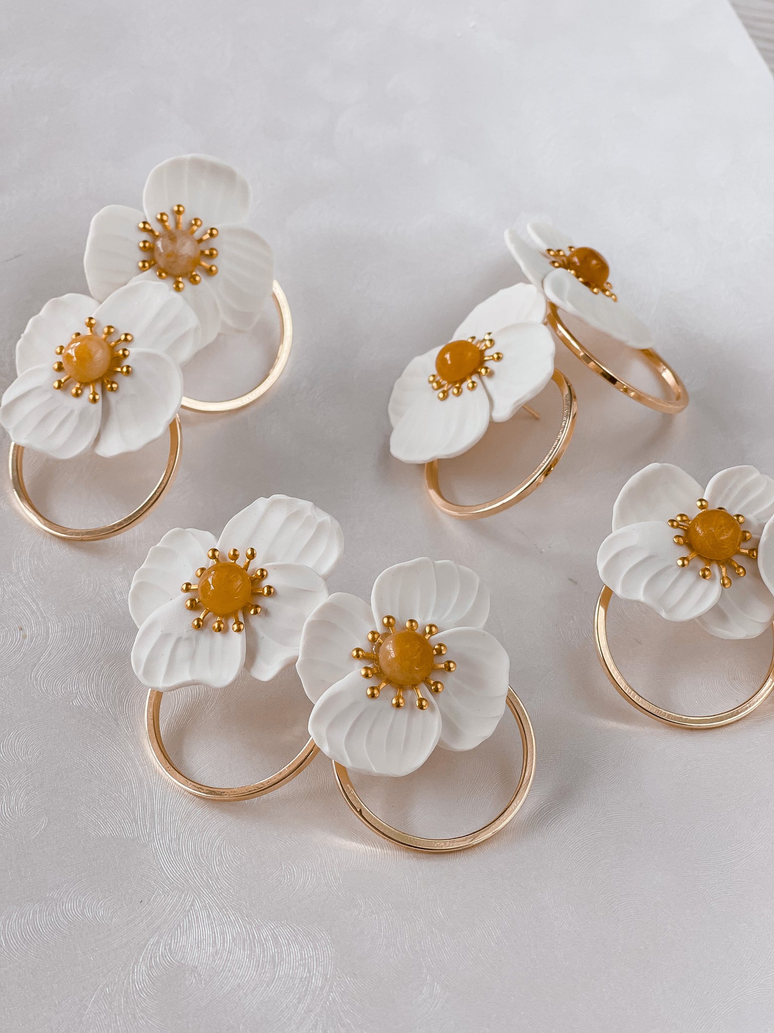Floral hoop earrings. Pink flowers earrings - Shop FomianaFlowers Earrings  & Clip-ons - Pinkoi